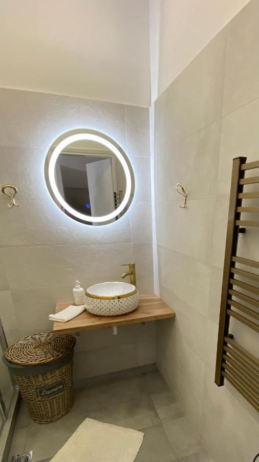 Patras Golden Suite Екстер'єр фото