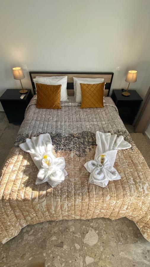 Patras Golden Suite Екстер'єр фото