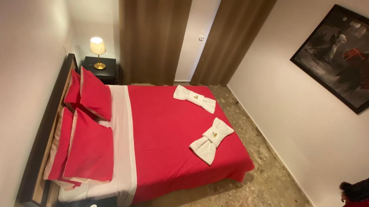 Patras Golden Suite Екстер'єр фото