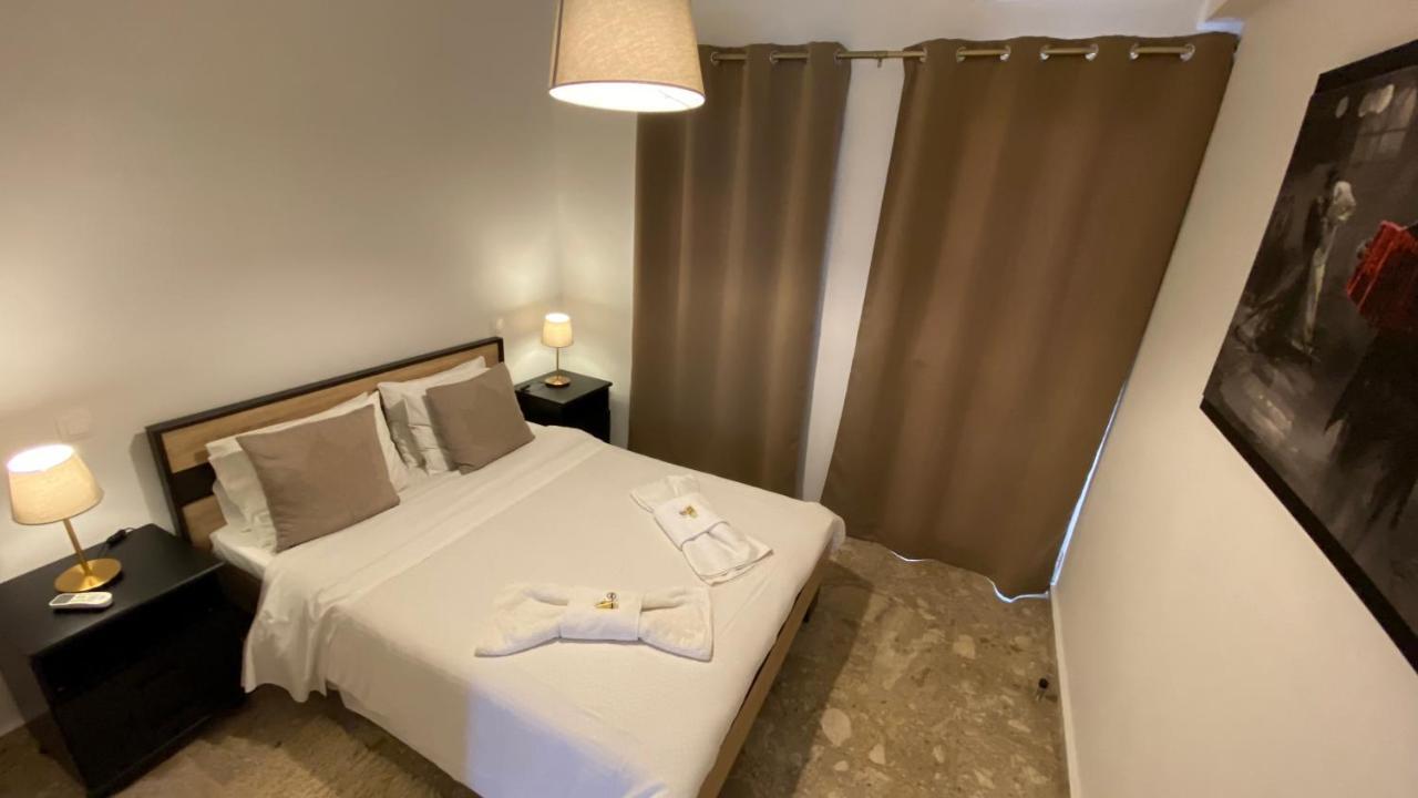 Patras Golden Suite Екстер'єр фото