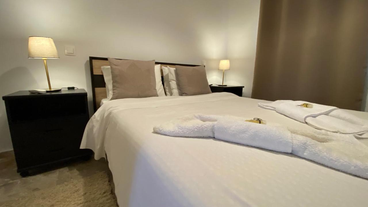 Patras Golden Suite Екстер'єр фото