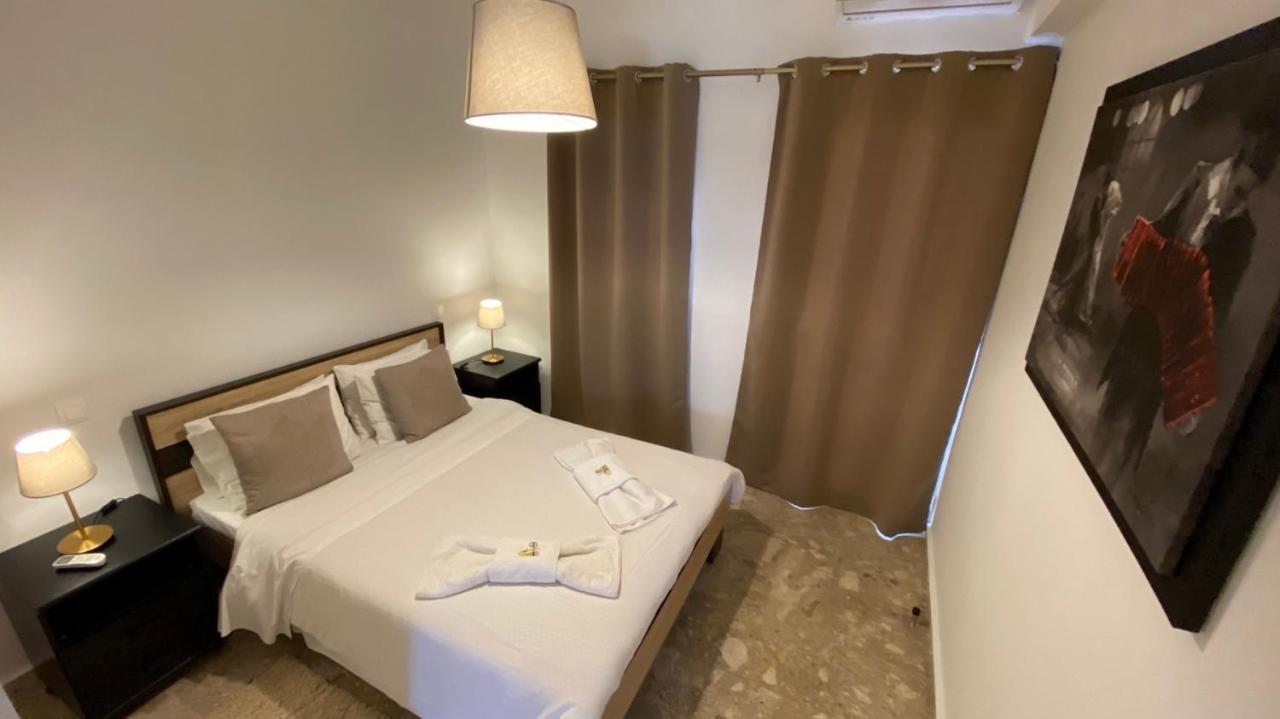 Patras Golden Suite Екстер'єр фото