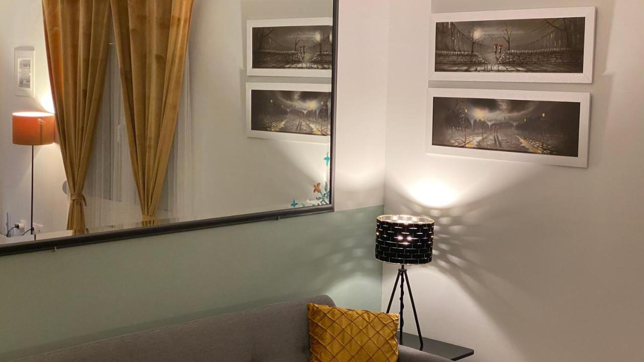 Patras Golden Suite Екстер'єр фото