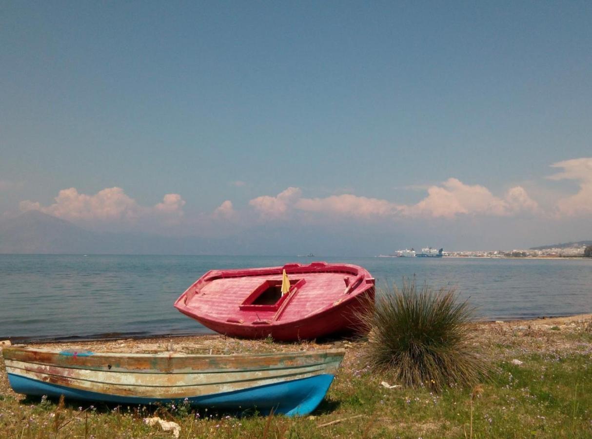 Patras Golden Suite Екстер'єр фото